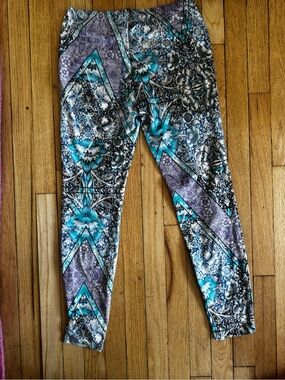Buttery Soft Floral Leggings Blue Purple Black - fits S / M